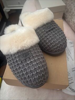 UGG Gray Knit Shearling Clog Slippers with Cream Collar